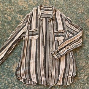 Stripe button up